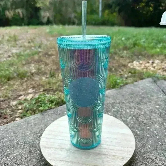 Starbucks Spring 2022 Iridescent Mermaid Scales Tumbler (Cold Cup) - Venti 24 oz - Picture 1 of 5